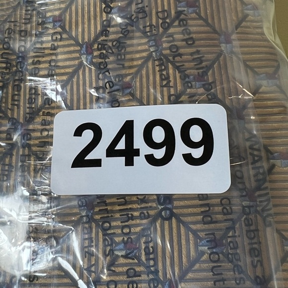 Robert Talbott Best of Class Made in USA 100% Silk Elegant Gold Patterned Tie - Picture 8 of 10